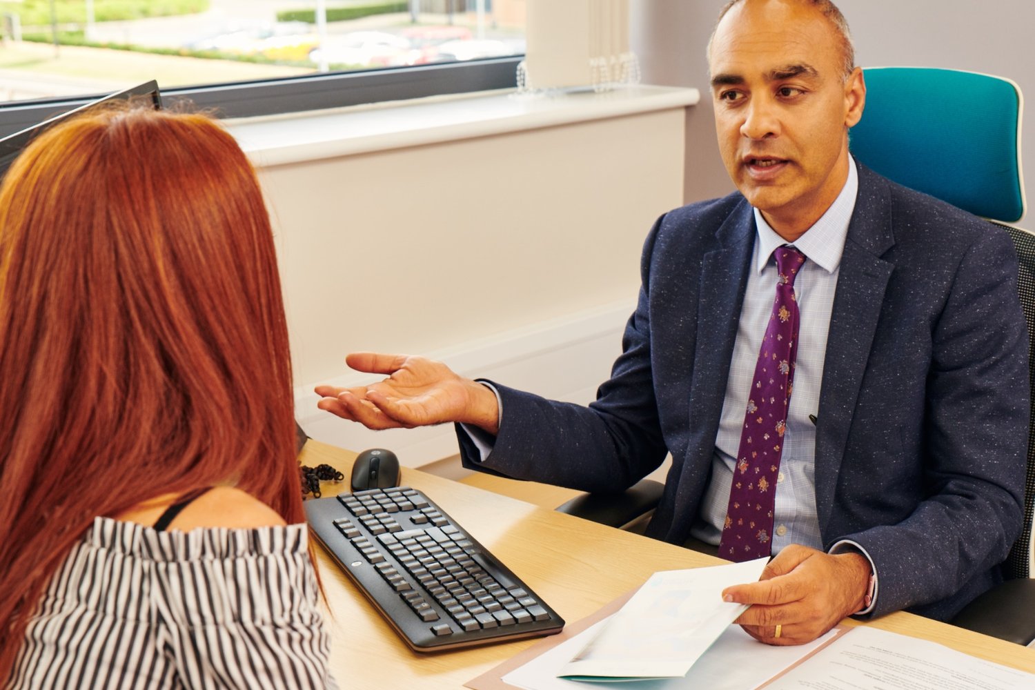 Dr Raj Mathur in consultation with a potential egg donor at Egg Donors UK